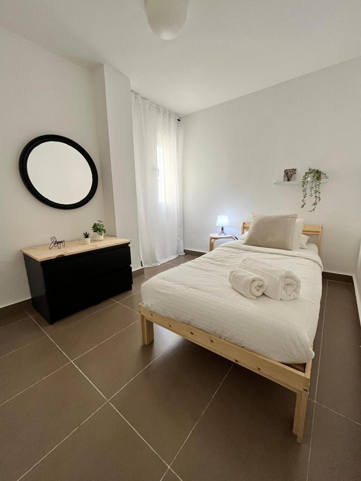 Malaga Prime Location - Stylish Apartment With Free Wifi, Free Parking, Steps From The Historic Center Екстер'єр фото